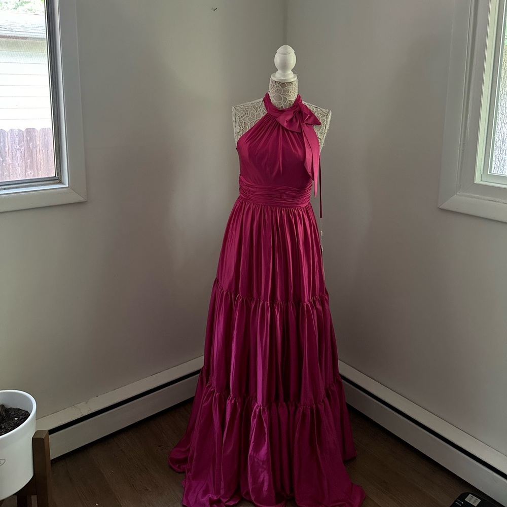 Mac Duggal Tiered Ruffle Halter Gown, NWT, size 4 - Picture 3 of 4